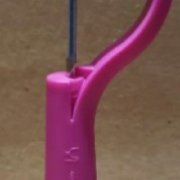 Tupperware Potato/Veggie Peeler - Picture 2 of 2